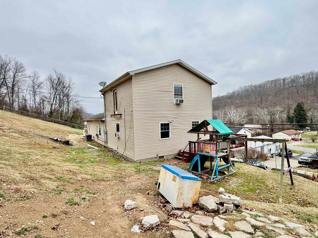 5017 A Elk River Road South, Elkview, WV 25071