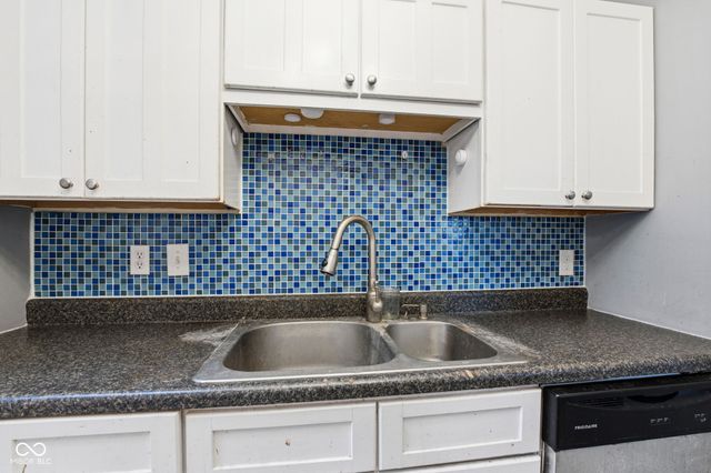 132 Country Wood Drive, Whiteland, IN 46184