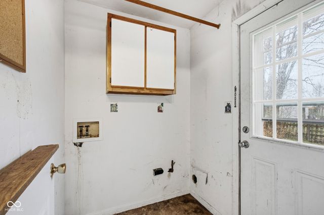 132 Country Wood Drive, Whiteland, IN 46184