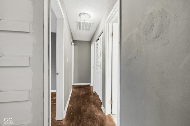 132 Country Wood Drive, Whiteland, IN 46184