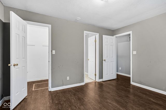 132 Country Wood Drive, Whiteland, IN 46184