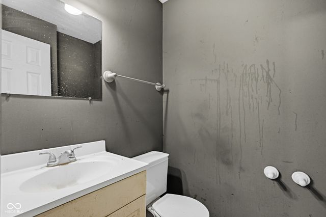 132 Country Wood Drive, Whiteland, IN 46184