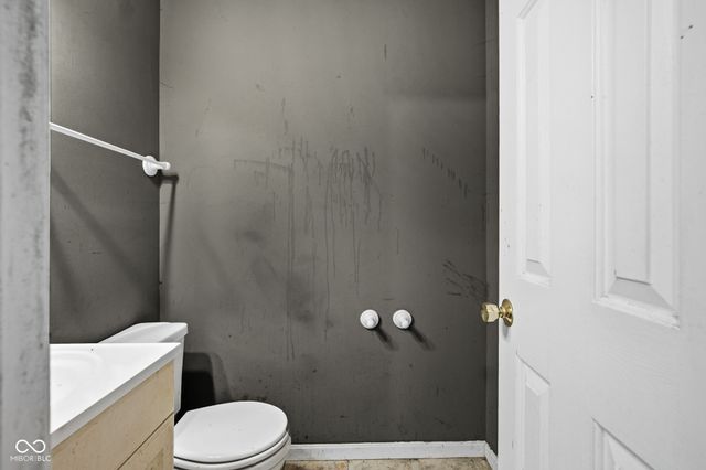 132 Country Wood Drive, Whiteland, IN 46184