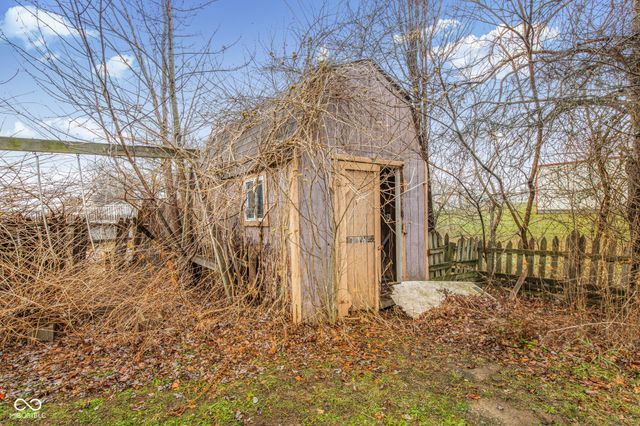 132 Country Wood Drive, Whiteland, IN 46184