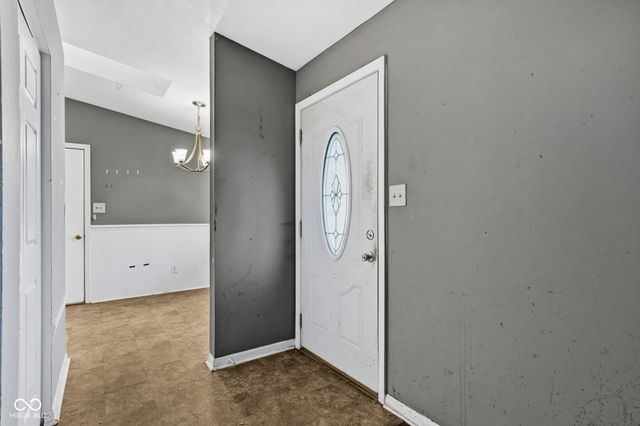 132 Country Wood Drive, Whiteland, IN 46184