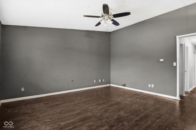 132 Country Wood Drive, Whiteland, IN 46184