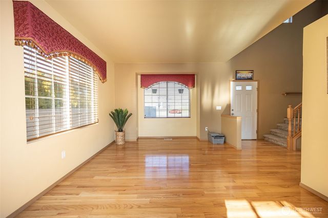 7818 148th St Ct E, Puyallup, WA 98375