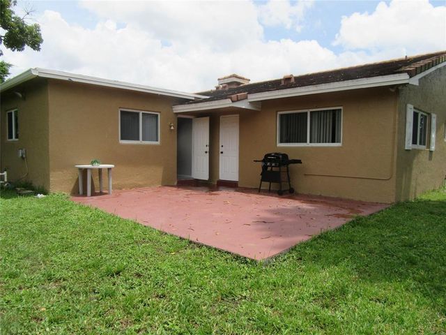 4100 NW 110th Avenue S, Coral Springs, FL 33065