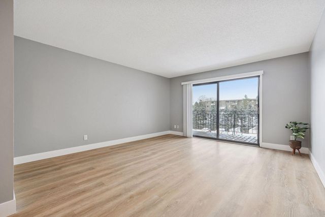 4120 Parklawn Avenue 228, Edina, MN 55435