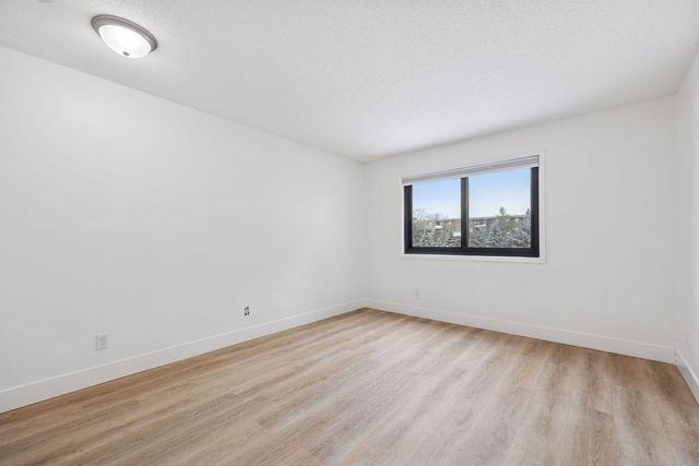 4120 Parklawn Avenue 228, Edina, MN 55435