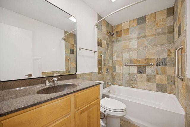 4120 Parklawn Avenue 228, Edina, MN 55435