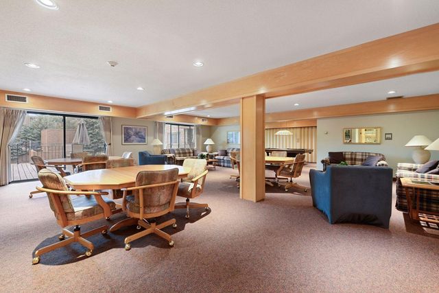 4120 Parklawn Avenue 228, Edina, MN 55435