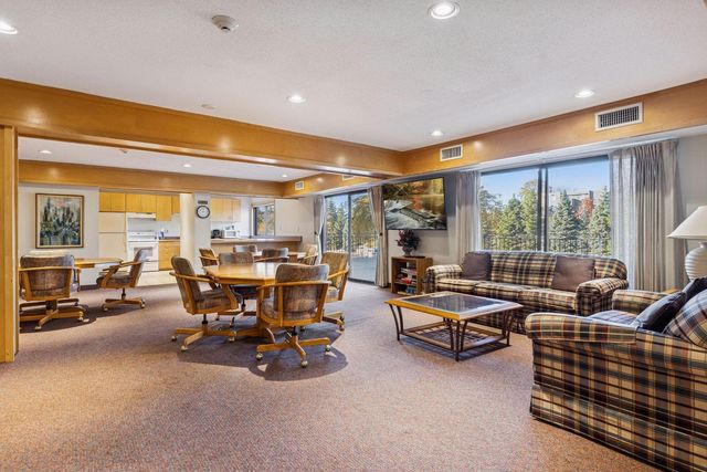 4120 Parklawn Avenue 228, Edina, MN 55435