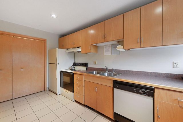 4120 Parklawn Avenue 228, Edina, MN 55435