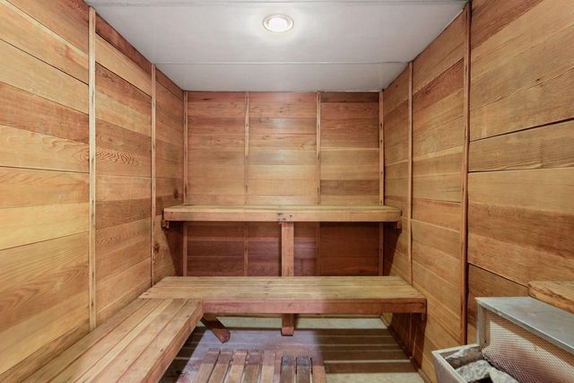 4120 Parklawn Avenue 228, Edina, MN 55435