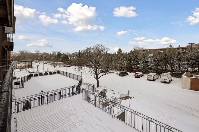 4120 Parklawn Avenue 228, Edina, MN 55435