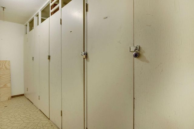 4120 Parklawn Avenue 228, Edina, MN 55435