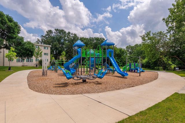 4120 Parklawn Avenue 228, Edina, MN 55435