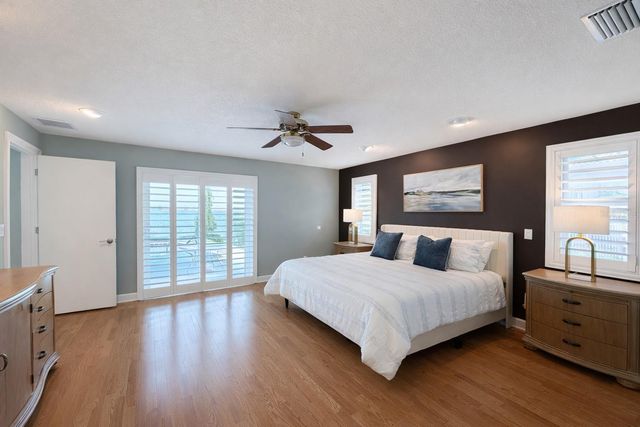 615 HARBOR ISLAND, Clearwater Beach, FL 33767