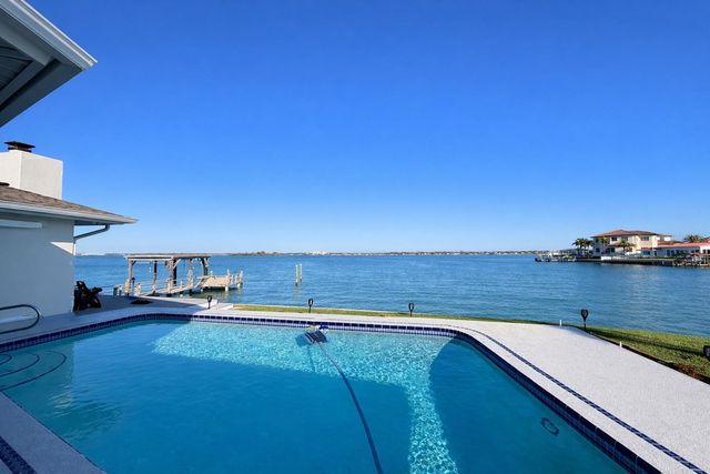 615 HARBOR ISLAND, Clearwater Beach, FL 33767