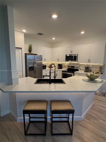 1361 SE 27th Ter, Homestead, FL 33035