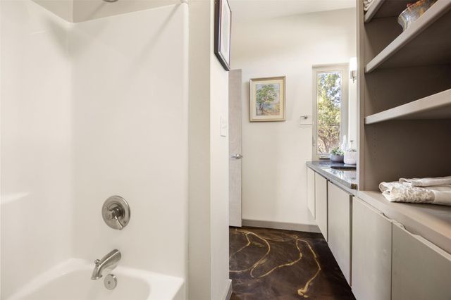 609 Las Colinas DR, Wimberley, TX 78676