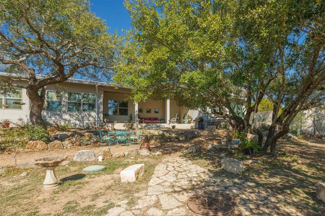 609 Las Colinas DR, Wimberley, TX 78676