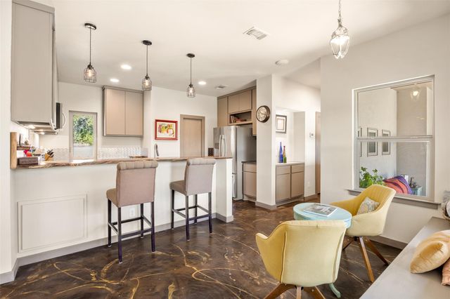 609 Las Colinas DR, Wimberley, TX 78676