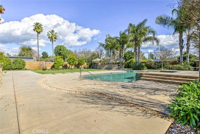 9340 Bianca, Northridge, CA 91325