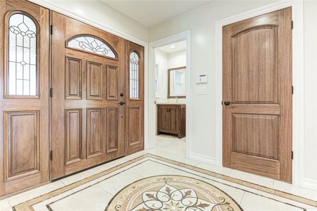 9340 Bianca, Northridge, CA 91325