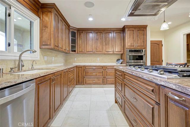 9340 Bianca, Northridge, CA 91325