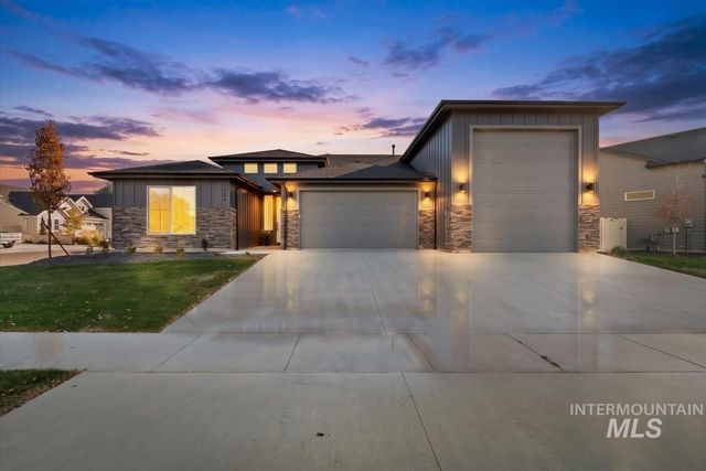 124 S Beechwood Dr, Nampa, ID 83686 property photo