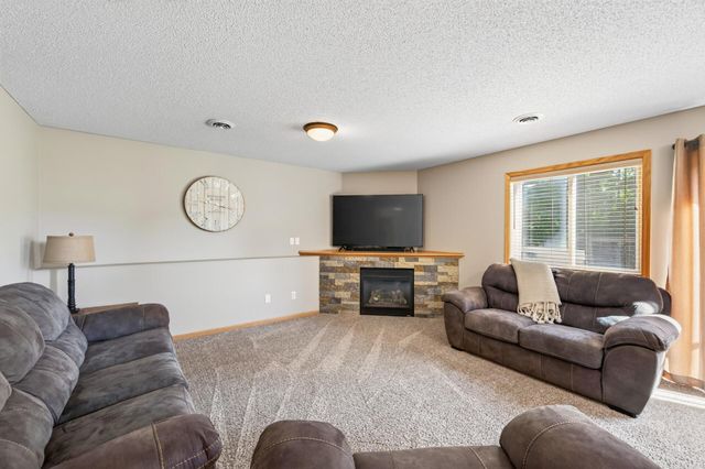 10402 34th Street NE, Saint Michael, MN 55376