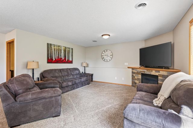 10402 34th Street NE, Saint Michael, MN 55376
