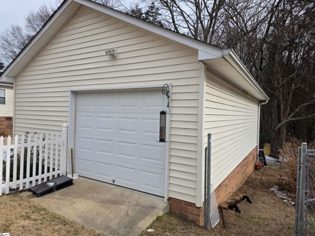 104 Burdock Way, Simpsonville, SC 29681