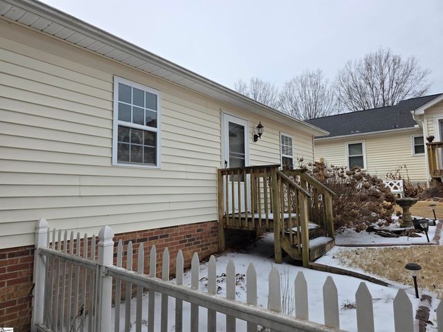 104 Burdock Way, Simpsonville, SC 29681