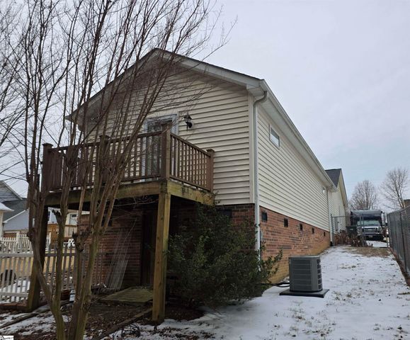 104 Burdock Way, Simpsonville, SC 29681