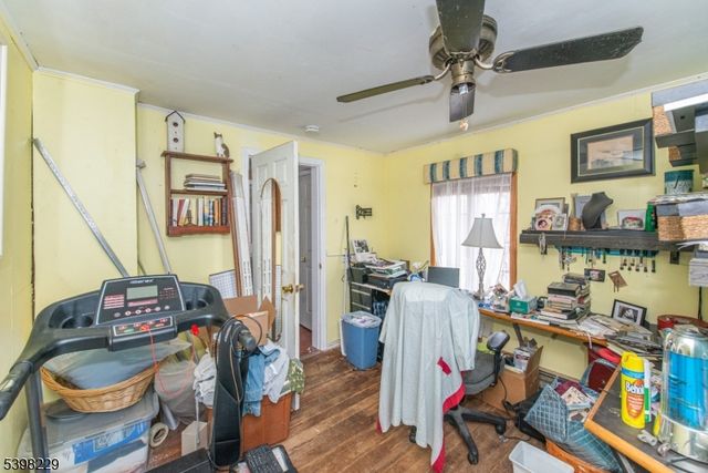 15 Cherry St, Newton Town, NJ 07860