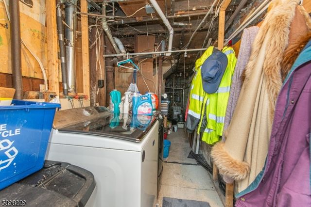 15 Cherry St, Newton Town, NJ 07860