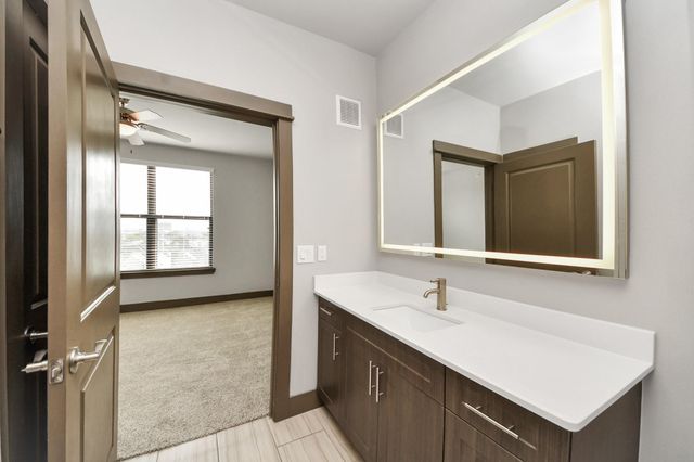 5454 Washington St Avenue 2315, Houston, TX 77007