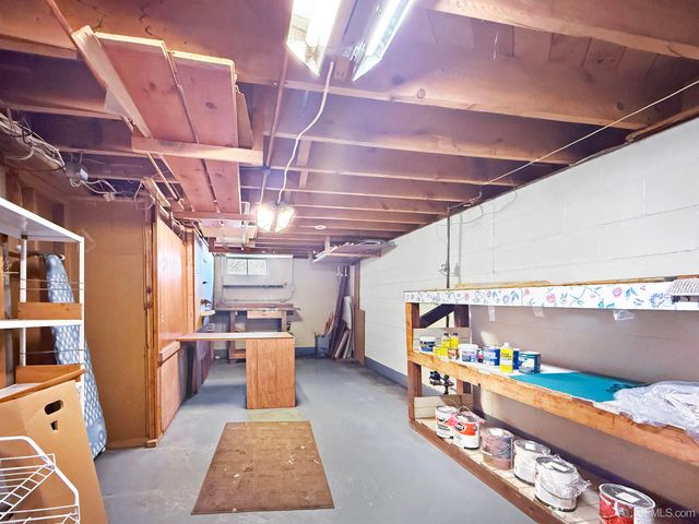 1617 S 17th Avenue, Escanaba, MI 49829