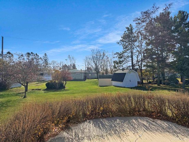 1617 S 17th Avenue, Escanaba, MI 49829