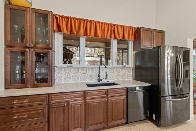 313 Cedar Creek Landing Lane, Mabank, TX 75143