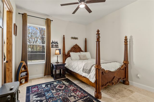 313 Cedar Creek Landing Lane, Mabank, TX 75143