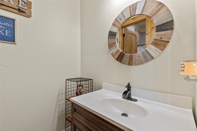 313 Cedar Creek Landing Lane, Mabank, TX 75143