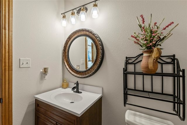 313 Cedar Creek Landing Lane, Mabank, TX 75143