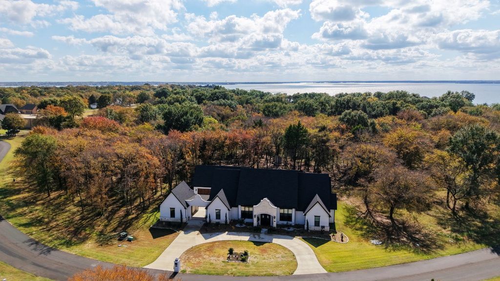 313 Cedar Creek Landing Lane, Mabank, TX 75143