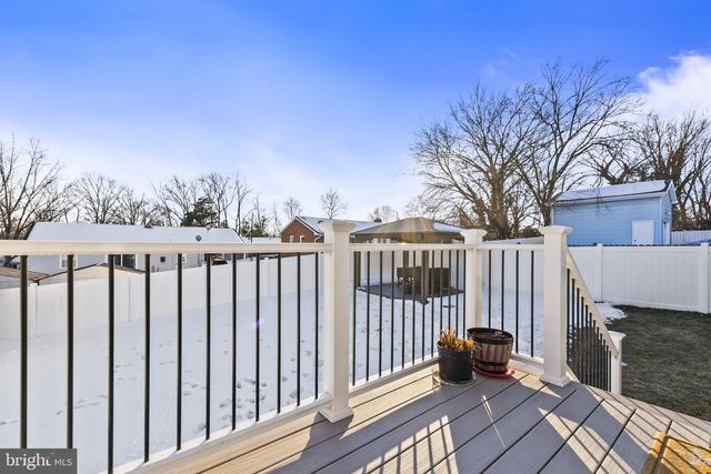 5925 BERWYN RD, College Park, MD 20740