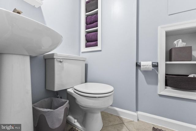 5925 BERWYN RD, College Park, MD 20740