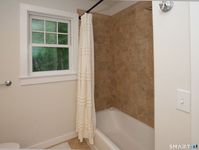 128 Knollwood Drive, Ridgefield, CT 06877